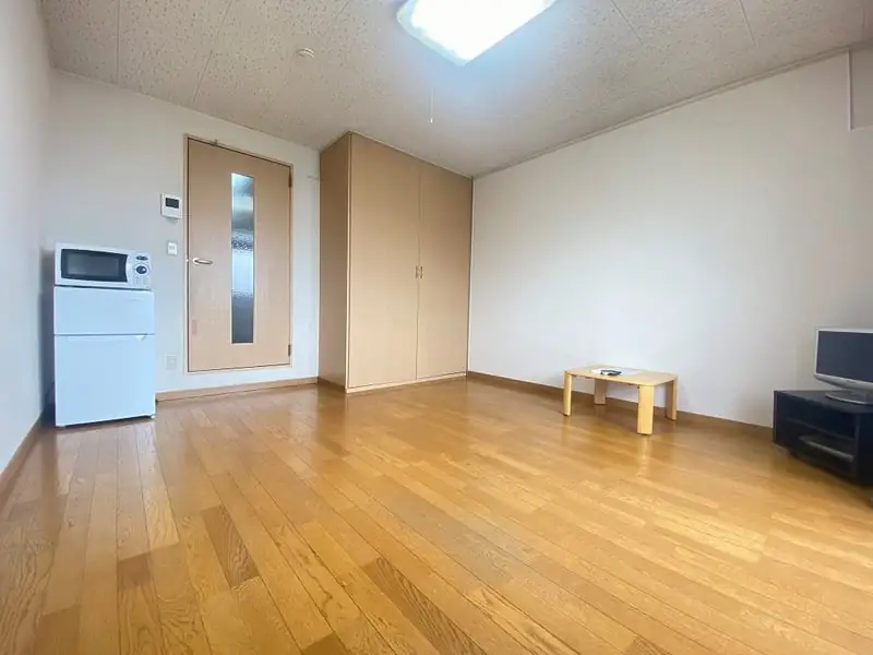 レオパレスアドヴァンスの写真（102号室の資料掲載例）