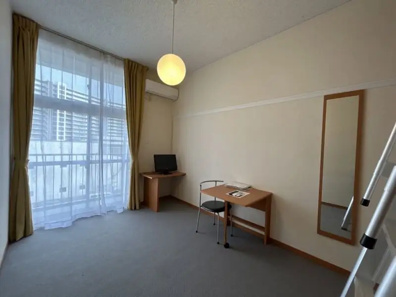 レオパレスシャルマンの写真（302号室の資料掲載例）