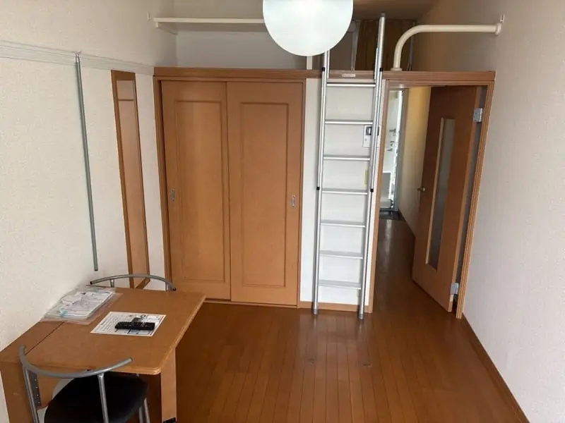 レオパレスヴァンセートの写真（102号室の資料掲載例）
