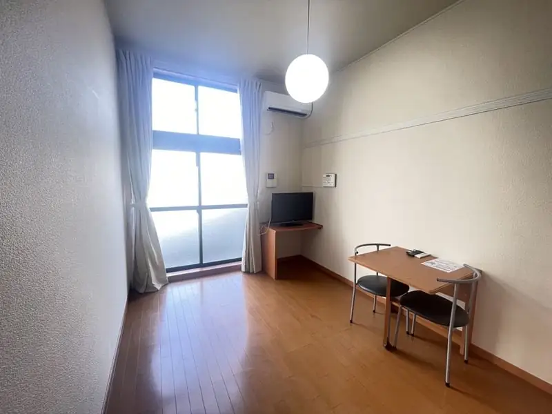 レオパレスＡＩの居間（101号室の資料掲載例）