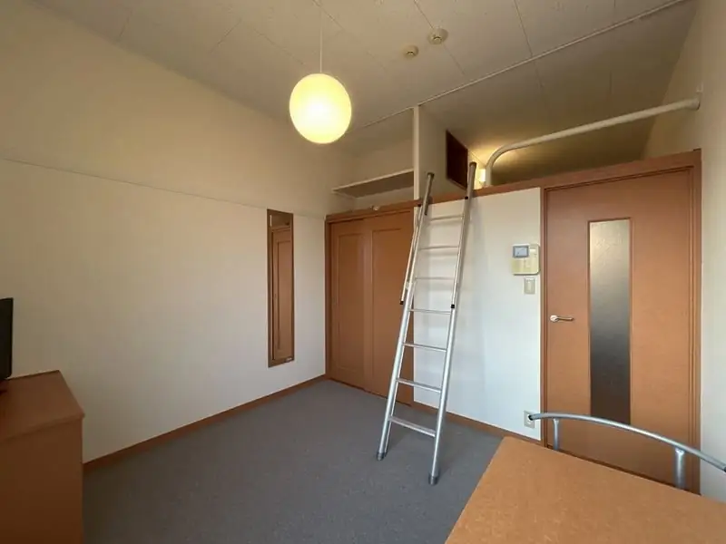 レオパレス彩の杜の写真（208号室の資料掲載例）