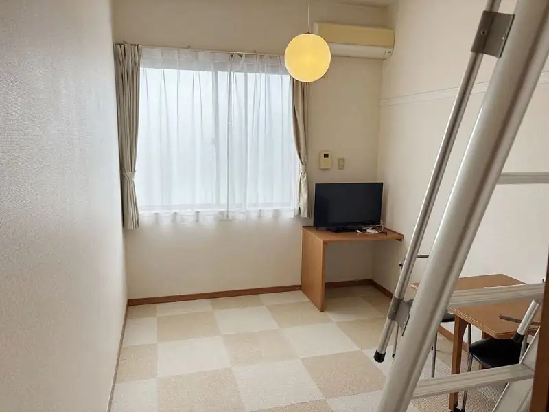 レオパレスウエストパレスⅢの写真（203号室の資料掲載例）