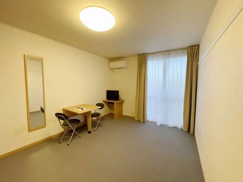 レオパレスKAEDEの写真(305号室の資料掲載例)