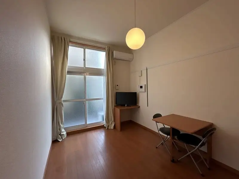 レオパレスクレエの写真（110号室の資料掲載例）