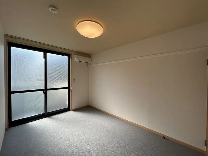 レオパレスセディチの写真（305号室の資料掲載例）