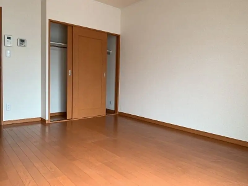 レオパレスルナ　ルミエール与野の居間（101号室の資料掲載例）
